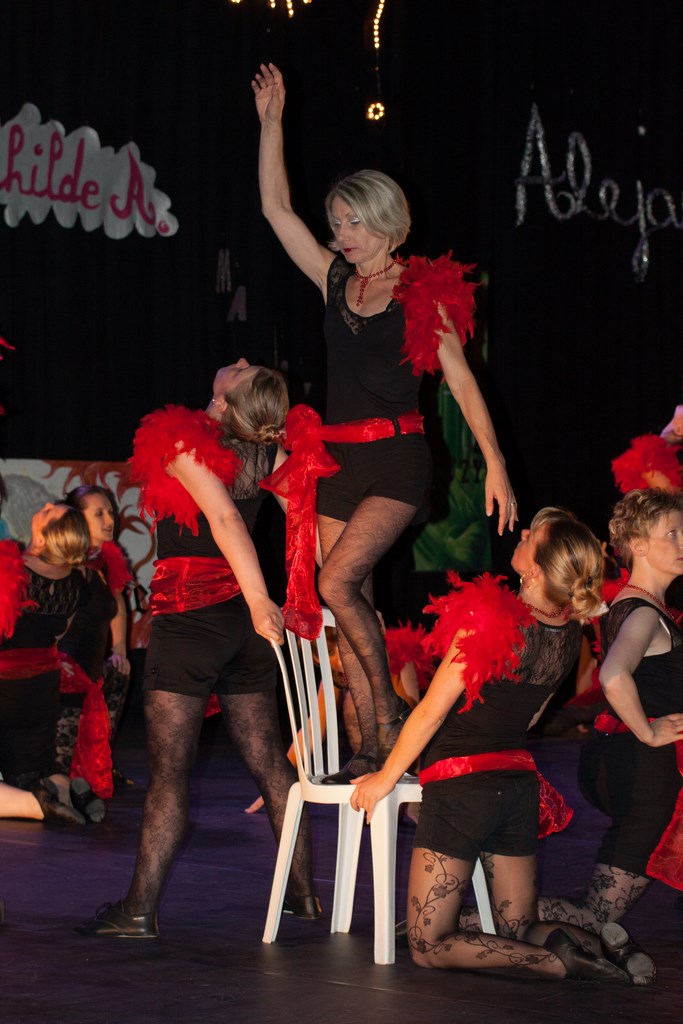 Cours de modern jazz inter adultes montargis 2011